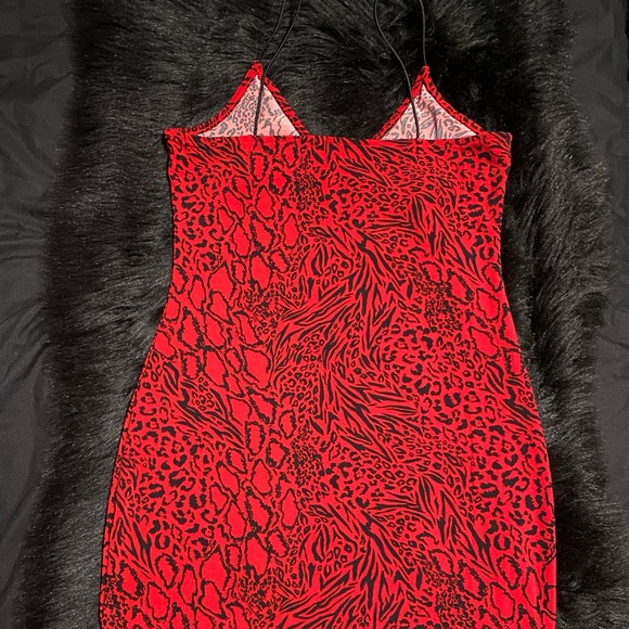 Red strap minidress - Picture 2 of 6